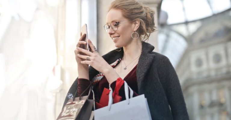 The Impact of Mobile Shopping Trends on E-commerce